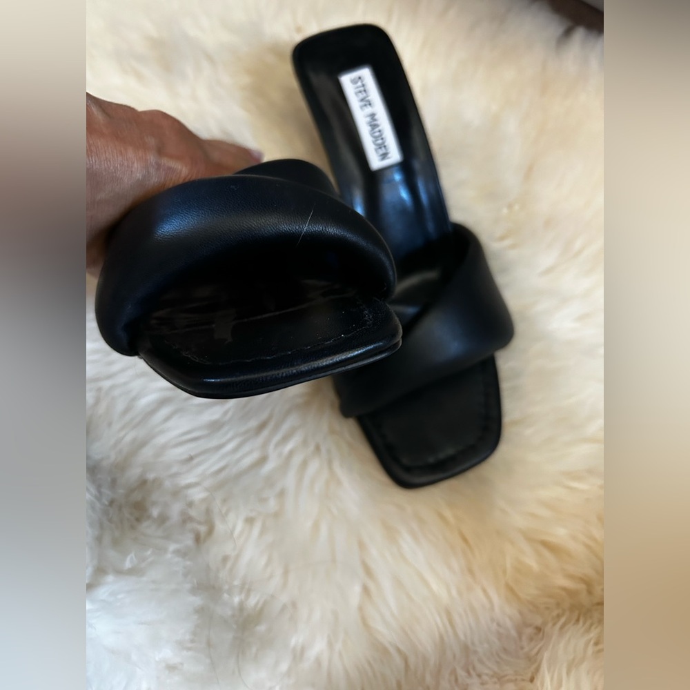 Steven Madden black slide sandal with heel - Picture 5 of 7